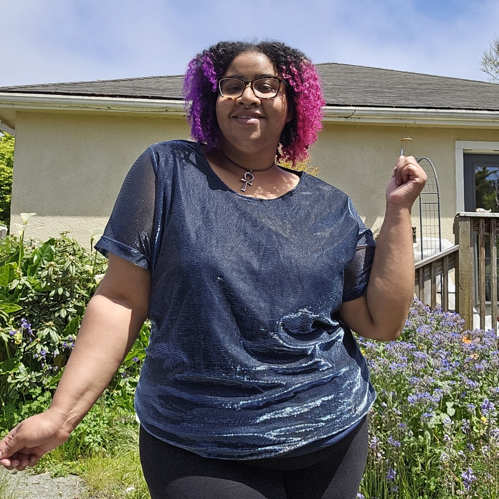 SOLD OUT 💎 Kathie Lee Metallic Blue Blouse 💎